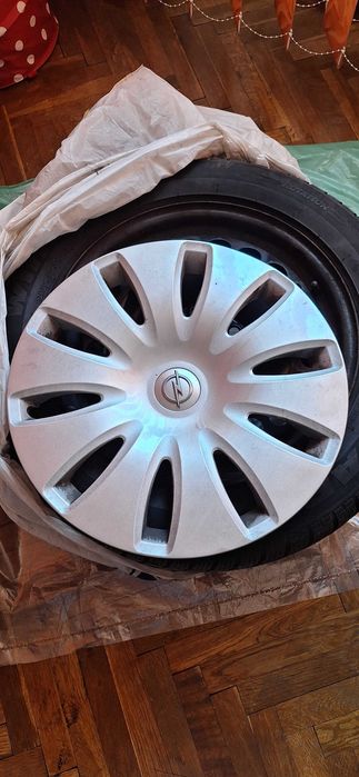 Vand ROTI BMW cu cauciucuri de iarna si capace 225/55/17