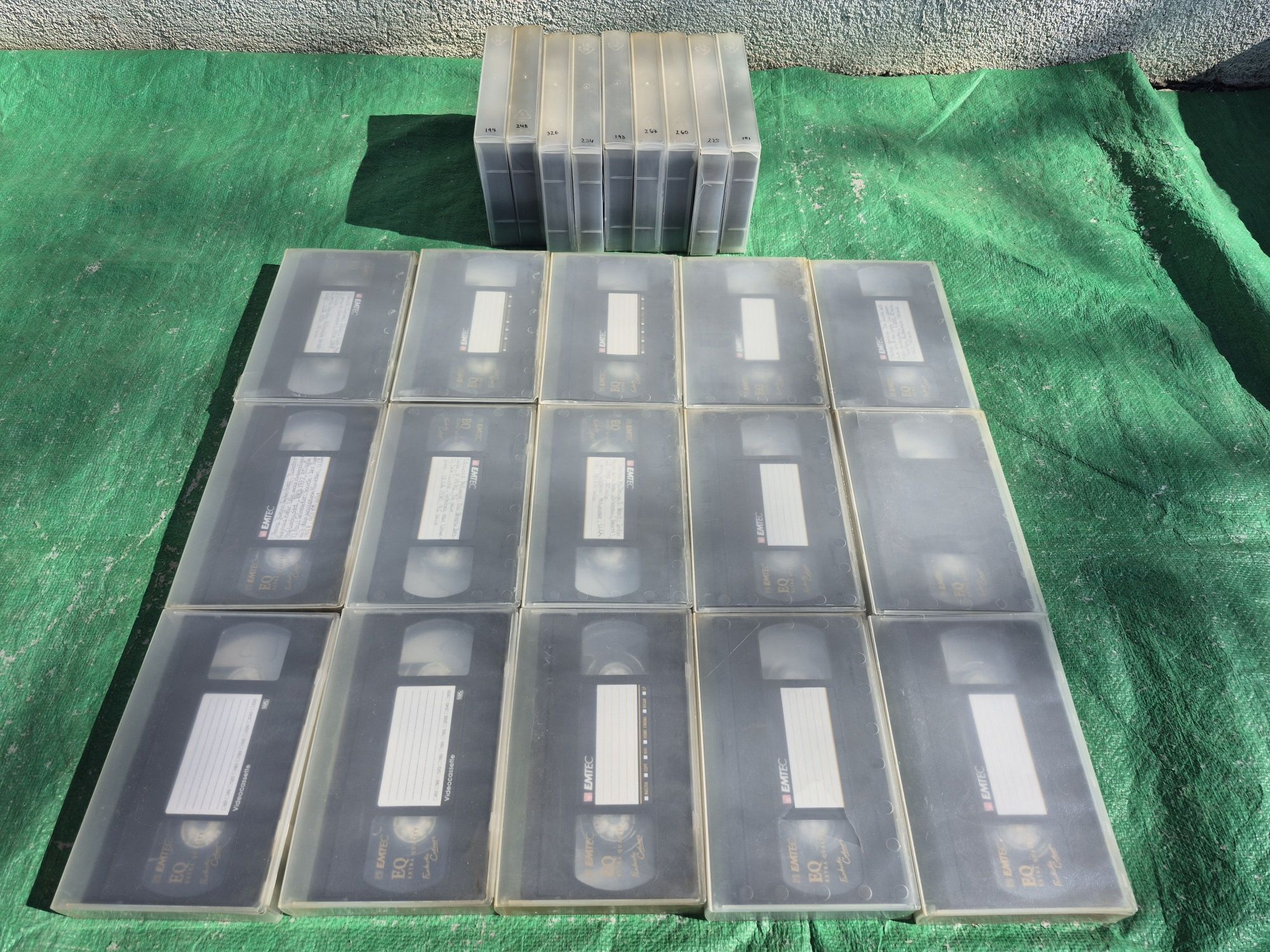 Vând 30 casete video VHS originale EMTEC de 120 minute colectie filme