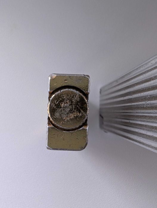 Bricheta lighter Cygnus Penguin