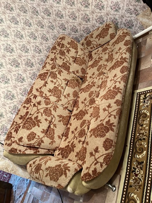 Продам Диван с двумья креслами  , детский двухяростный кровать , шкаф