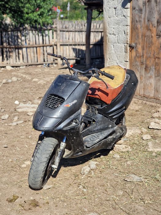 Vând sau dezmembrez aprilia sr 50