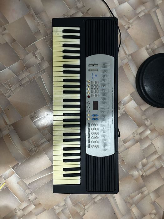 Продам синтезатор