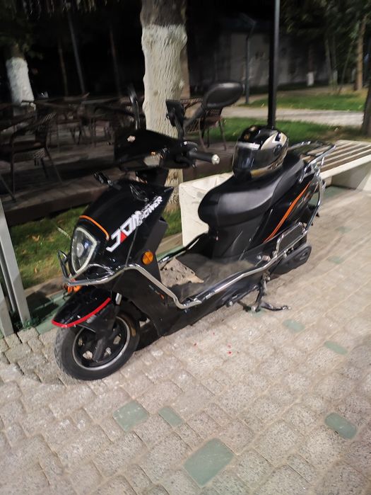 Elektroniy Skuter sotiladi obmenham bor Benzili skuterlarga.