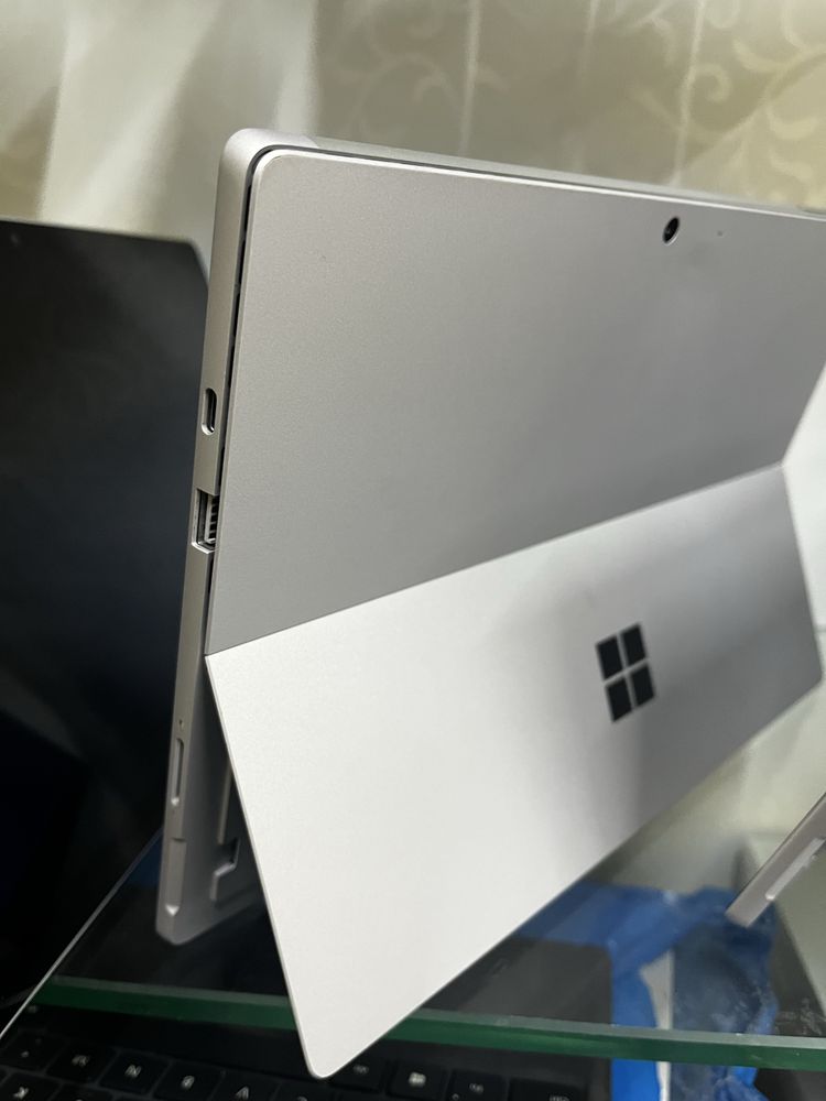 Microsoft Surface Pro 5 - планшет на Windows  intel i5 4gb 128ssd
