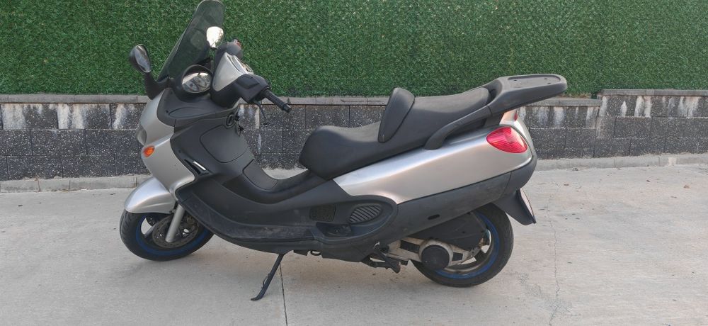 Piaggio x9 se conduce cu B