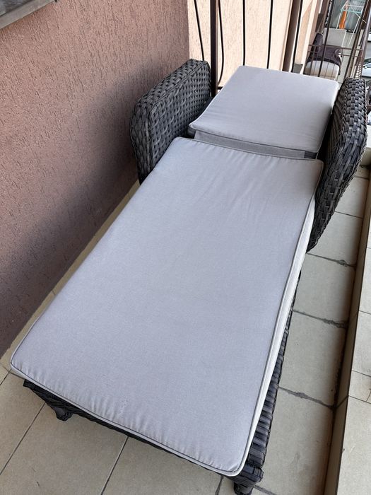 Vand sezlong nou Mobexpert cu perna lui,foarte solid