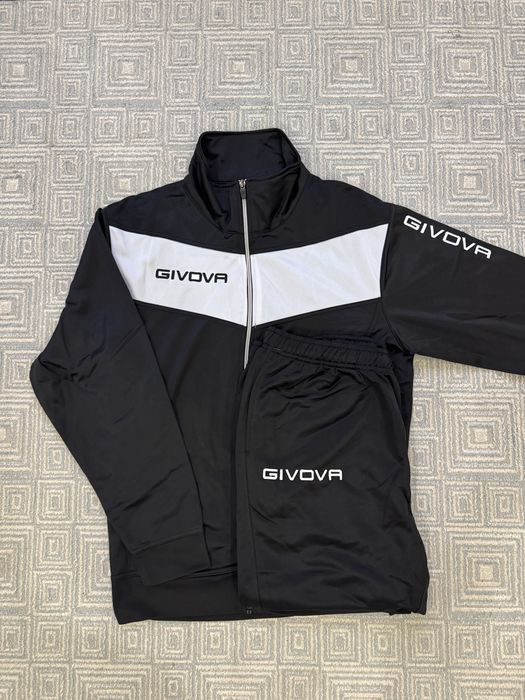 Новый Спортивный костюм GIVOVA