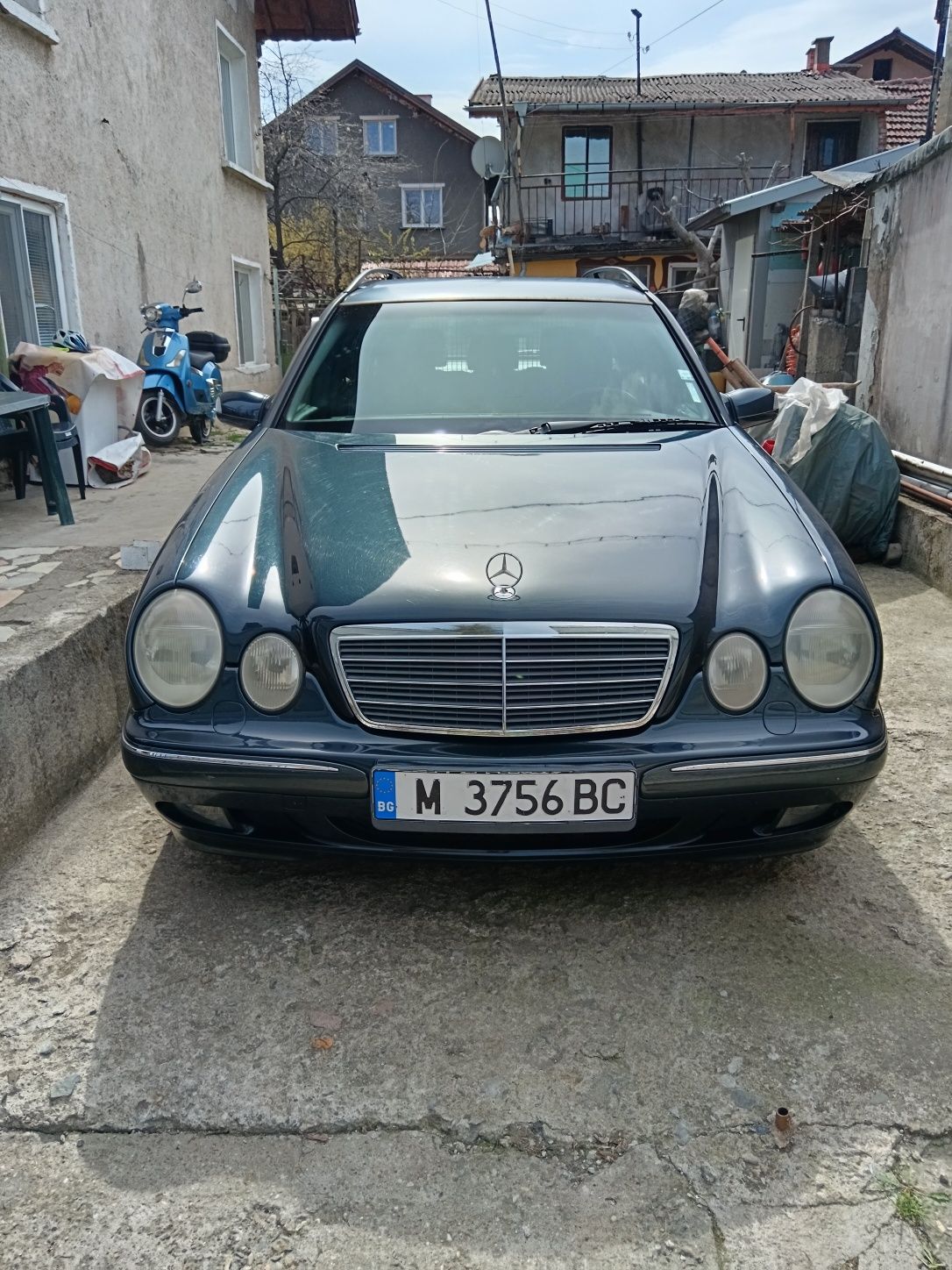 Продавам Mercedes-Benz E270 Cdi 2001