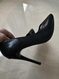 Pantofi stiletto