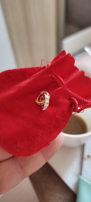 Vand cercei din aur nou nascuti, cumparati din bijuterie!