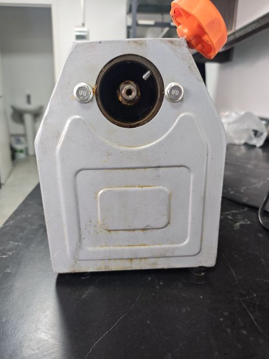 Мясорубка в рабочем состоянии .