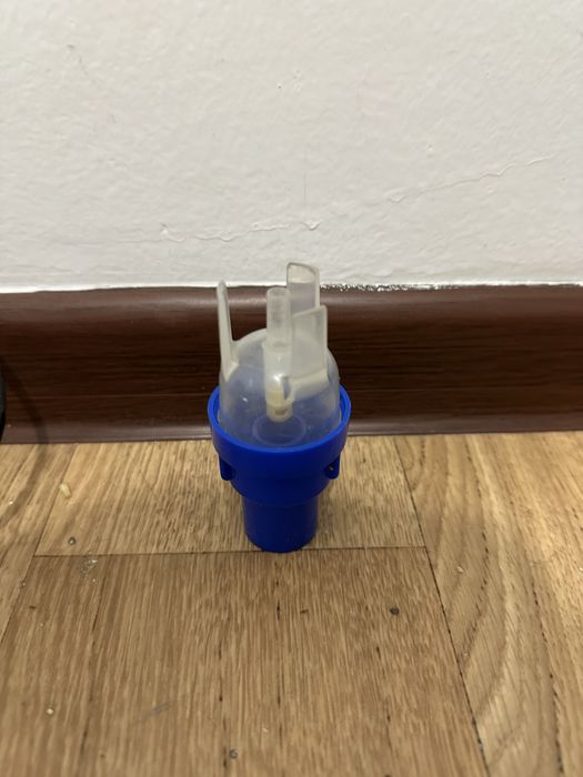 Инголятор, небулайзер в виде пингвиненка. В отличном состоянии.