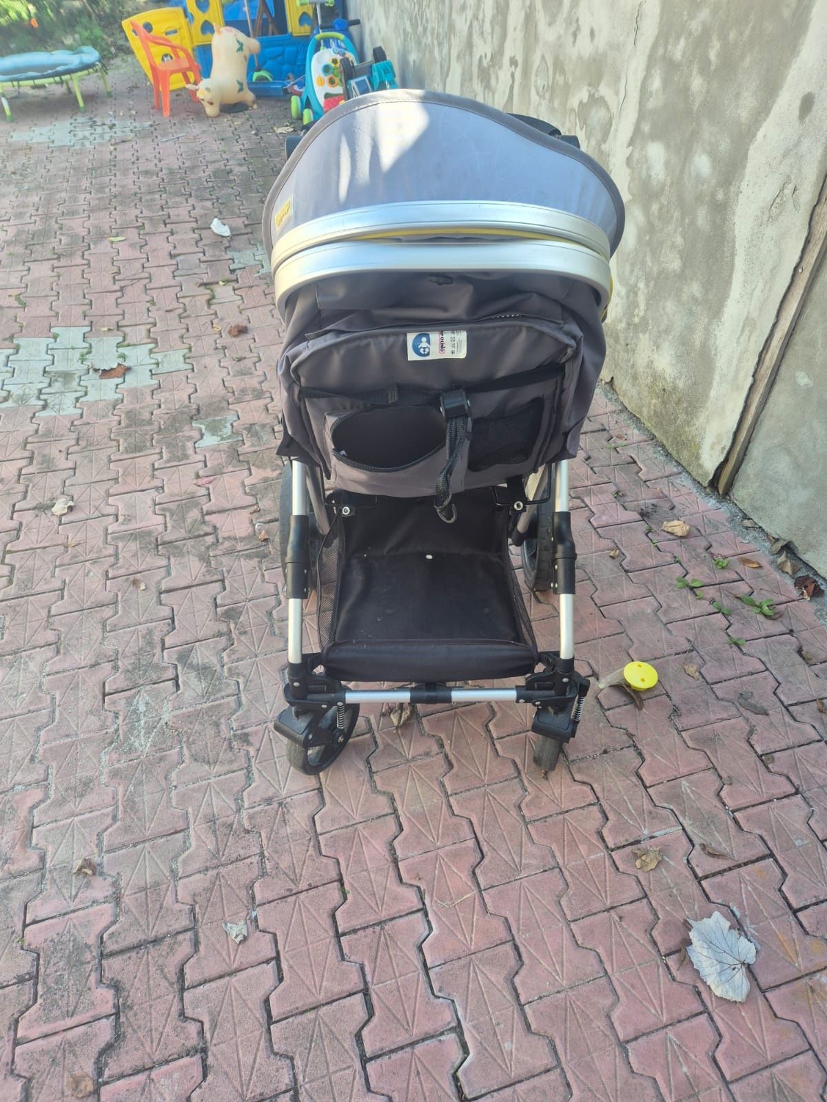 Carucior 3 in 1 Chipolino si balansoar