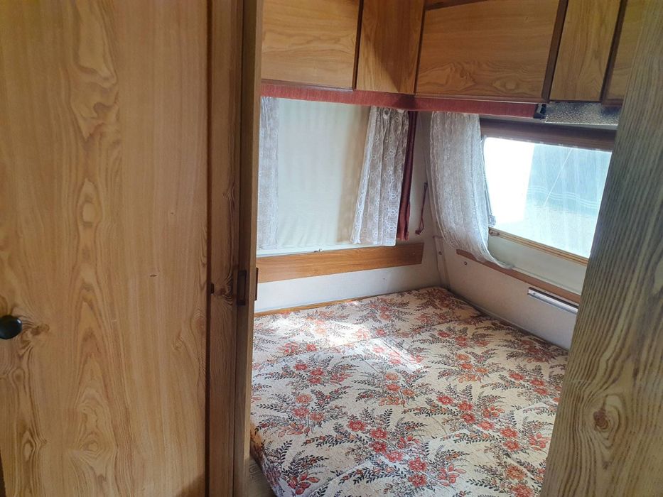 Каравана Citу 4900 дълга на 2000 метра широка