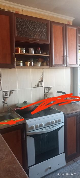 Продам кухню угловую бу