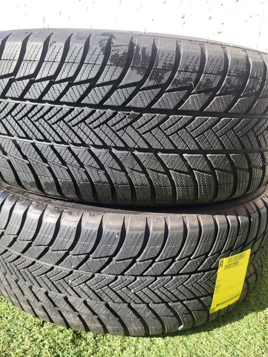 2 бр зимни 225/60/17 Bridgestone