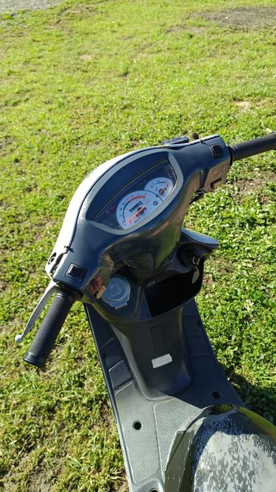 Vând Scuter Sym 2t
