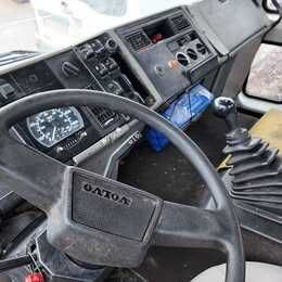 Camion Volvo FL618 cu macara