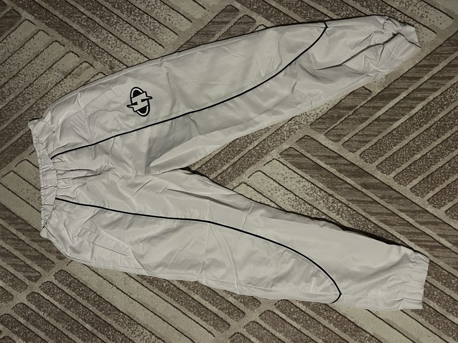 Hyperothing бял set