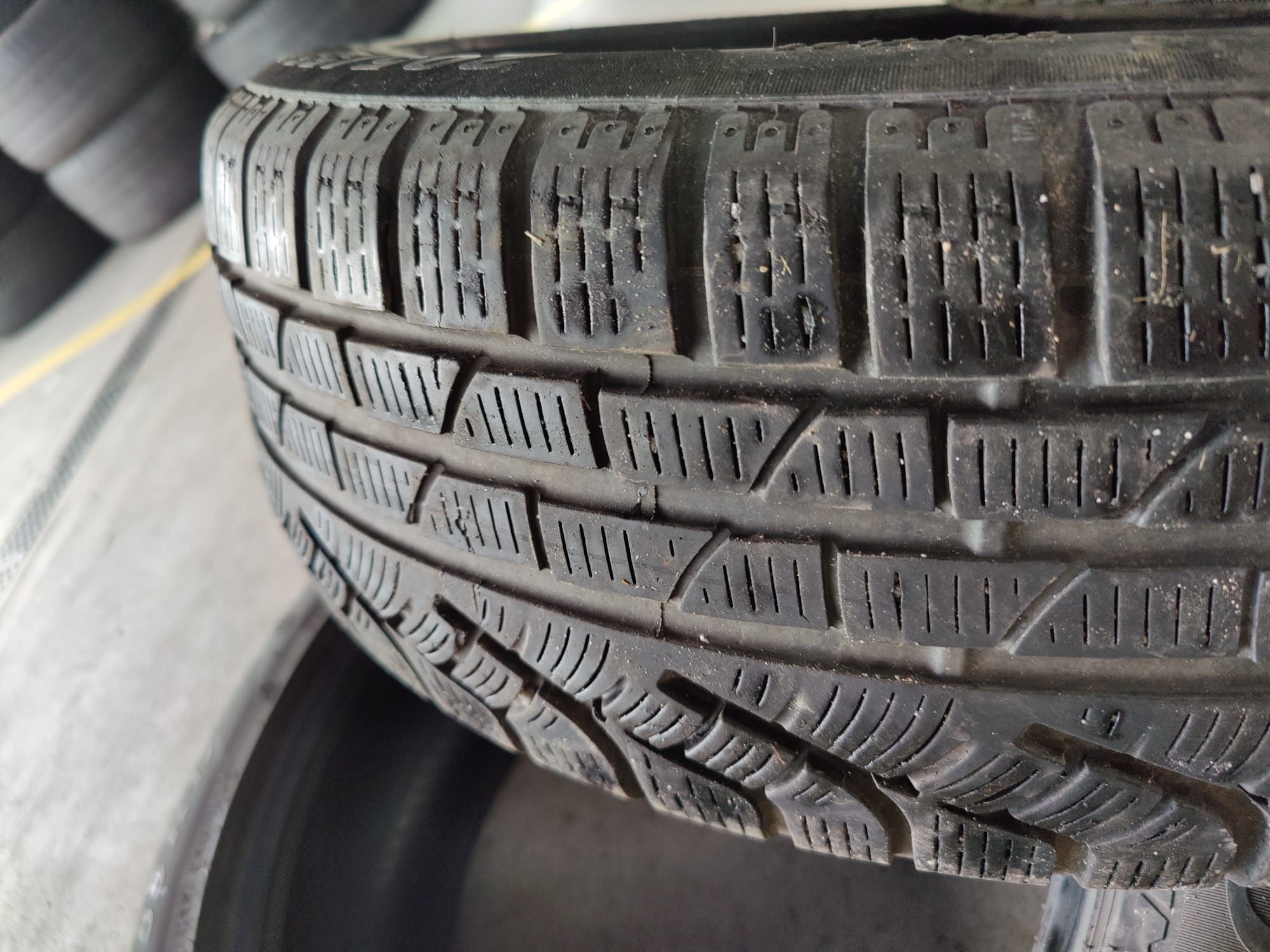 Anvelope 205/55/R17 2 Michelin și 2 Pirelli