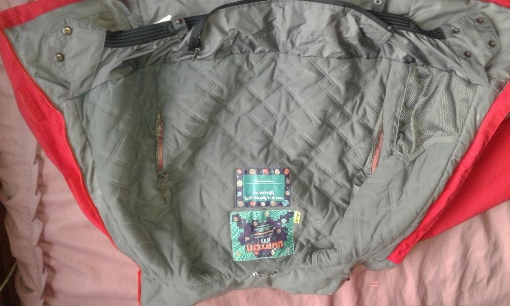 Куртка фирмы "Burton"