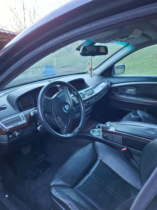 Vând sau dau la dezmembrări bmw e65