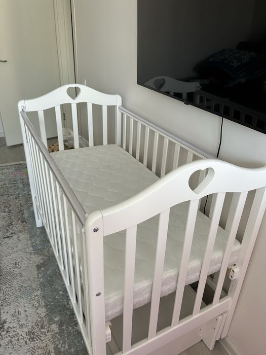 Детская кроватка