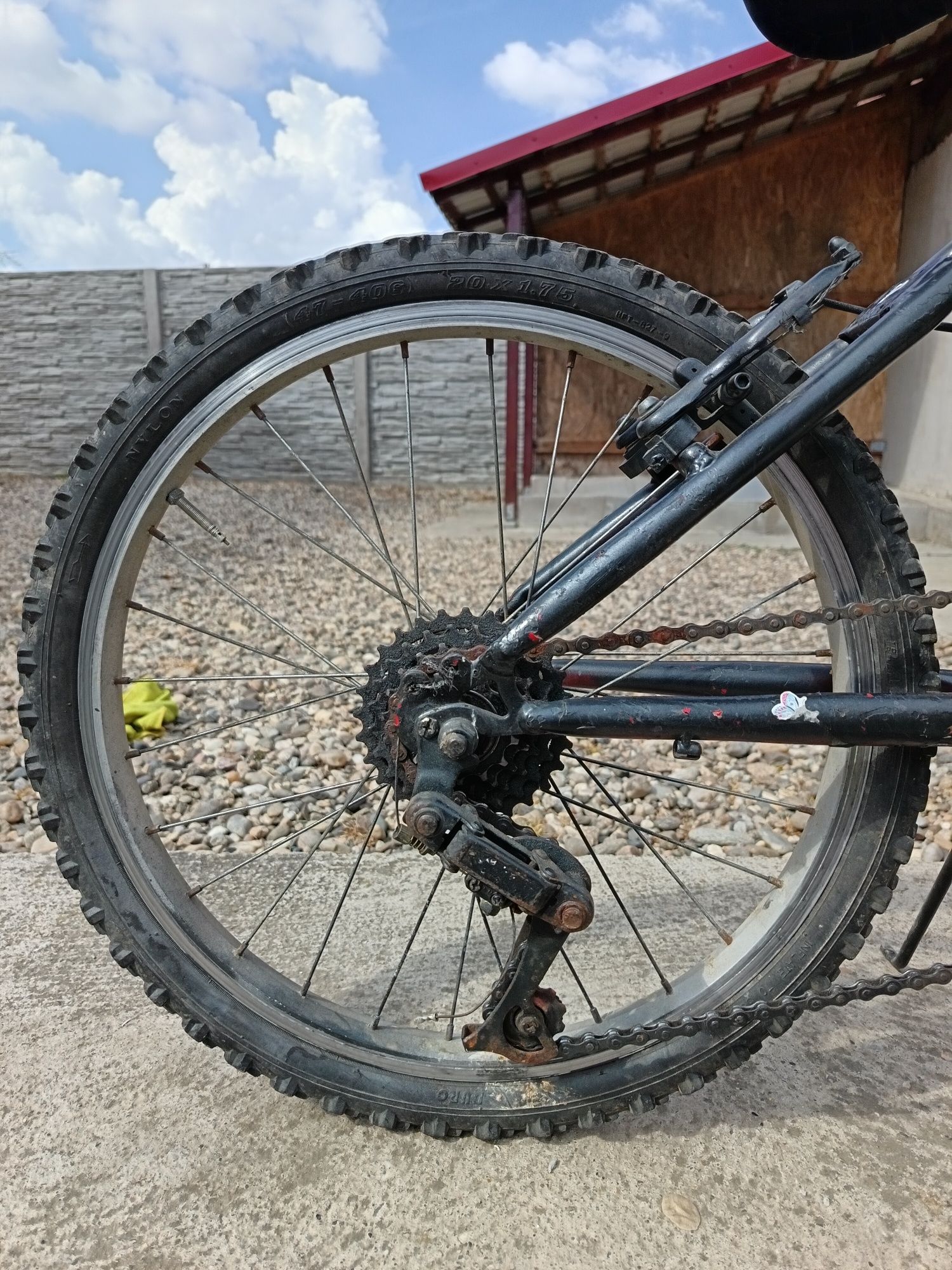 Vând bicicletă bună
