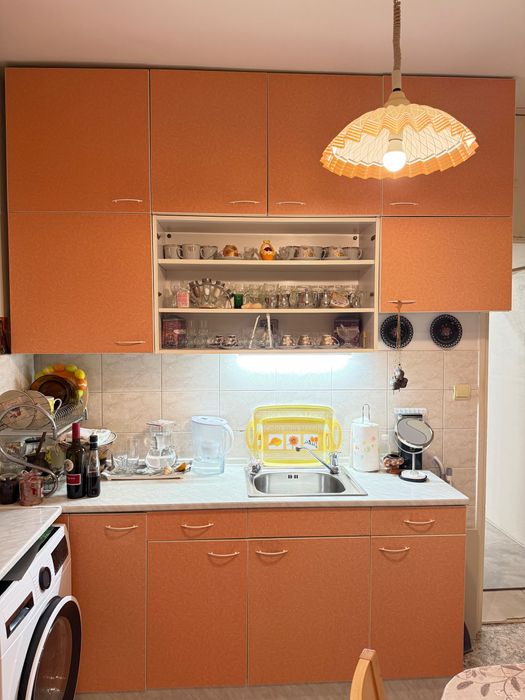 Шкафове и плот за кухня + мивка + печка