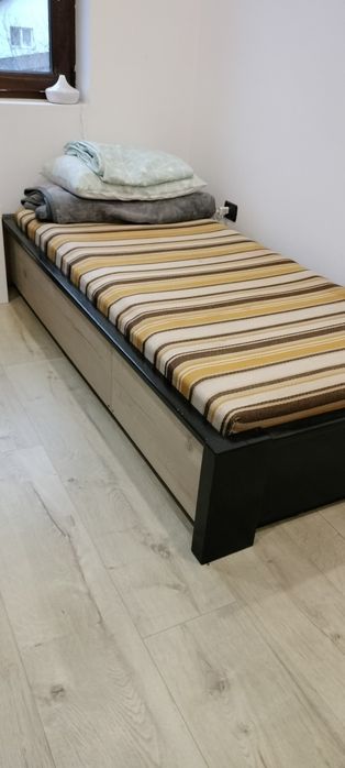 Pat de o persoană cu saltea 90 x 190