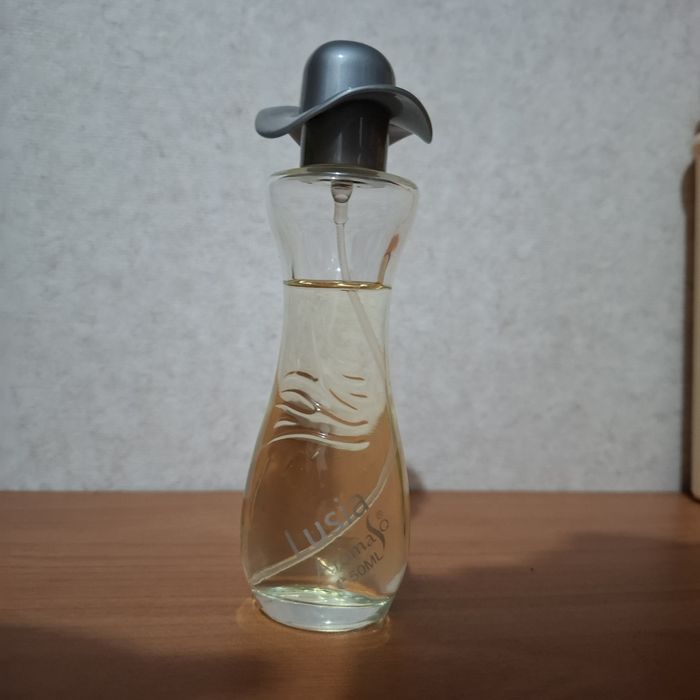 Духи  Lusia  б/у