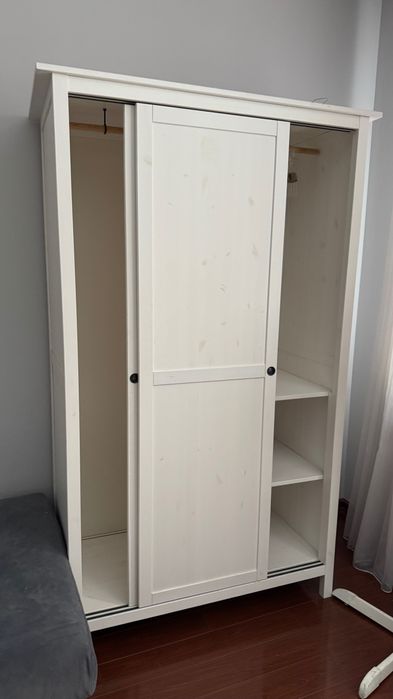 Белый шкаф Икеа IKEA, раздвижные двери