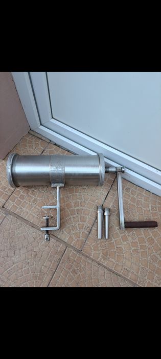 Tulumbă,mașină umplut cârnați