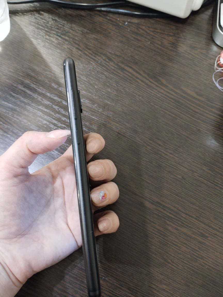 Продам смартфон Huawei Mate 10 lite