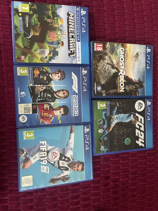 Vand PS4 Slim cu 5 jocuri