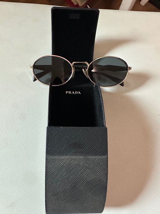 Слънчеви очила Prada