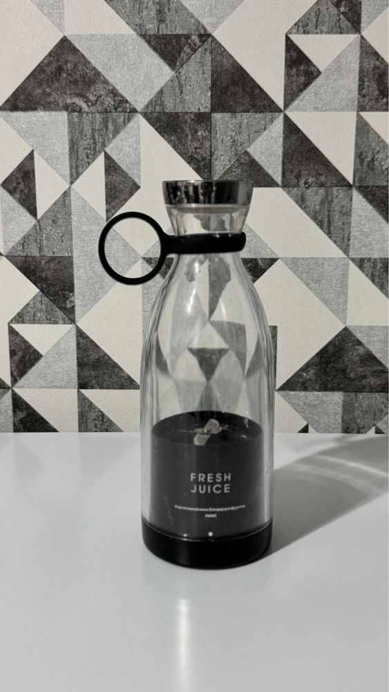 Портативный блендер fresh juice