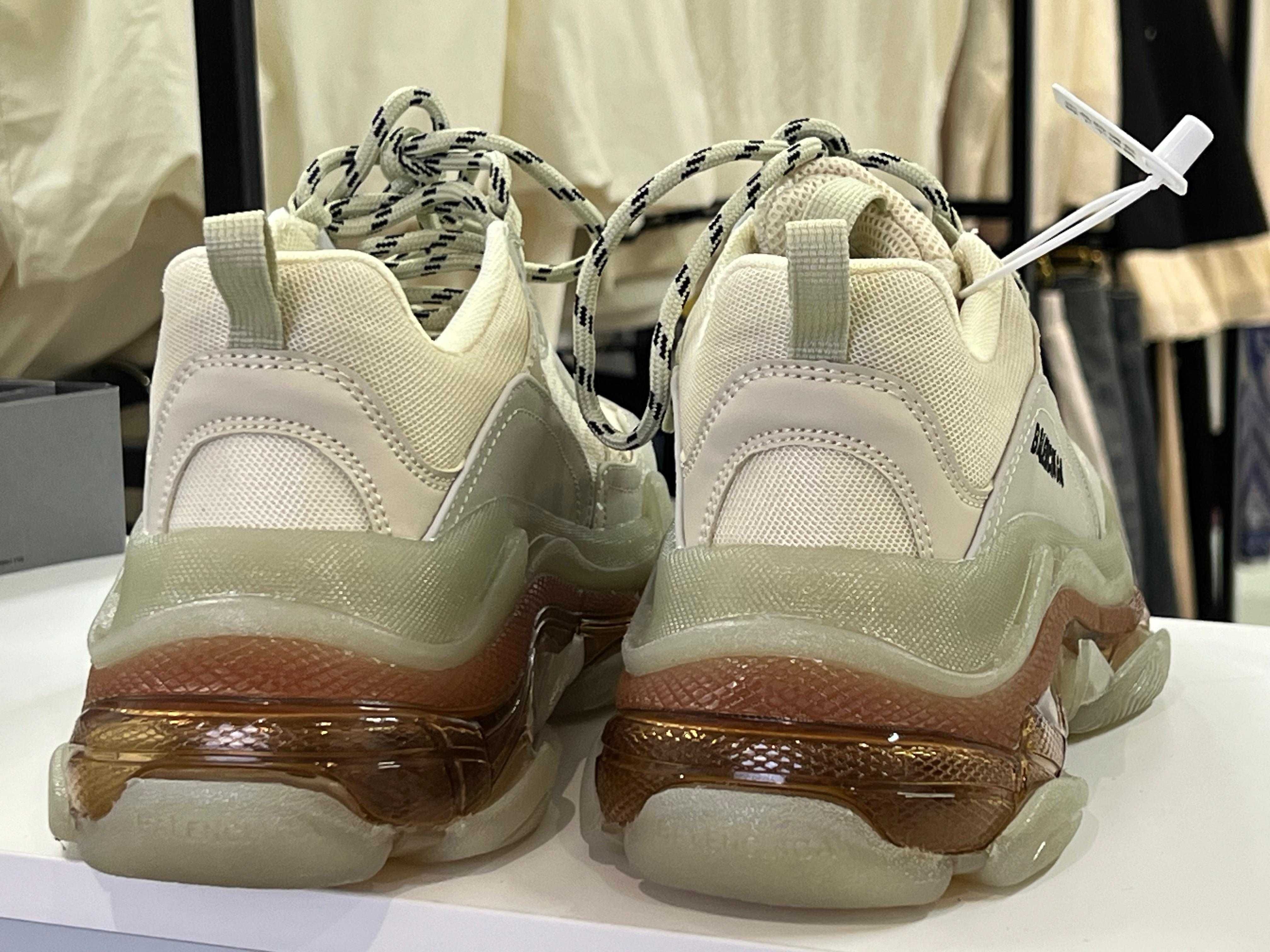 Balenciaga Triple S. Кроссовки