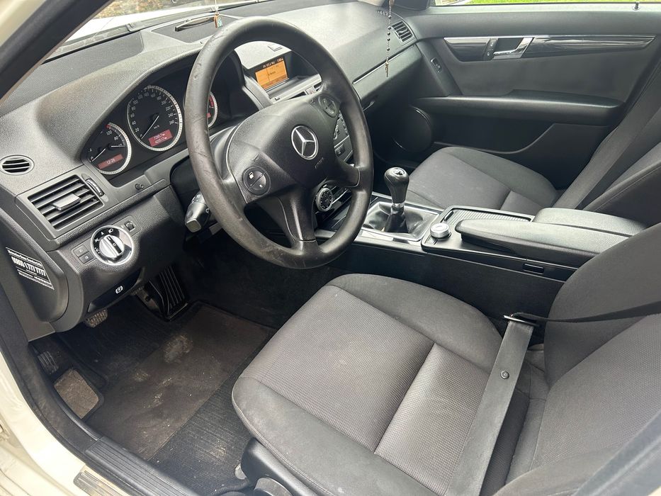 Mercedes-Benz C-Class C220 Schimb cu camioneta basculabila.