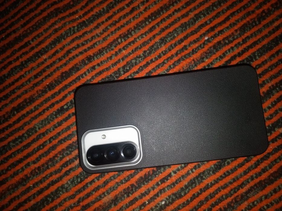 Samsung A 56 5G 1 yil kafolati bilan 1 kun ishlaga