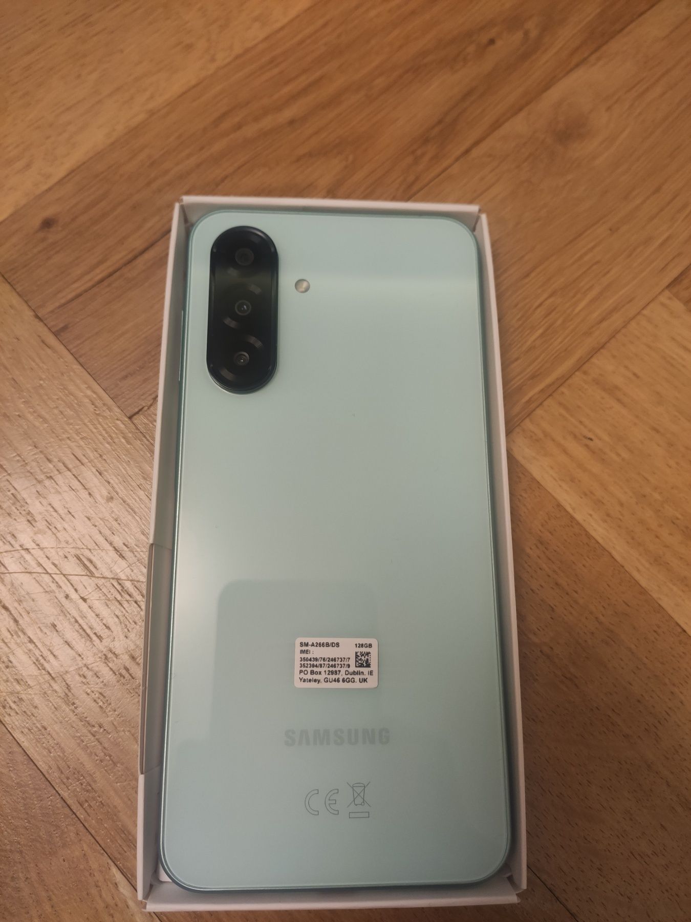 Продавам нов Samsung A26 5G 128GB