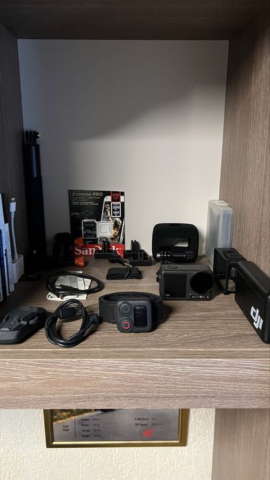 Dji Action 4 Adventure Combo+ multiple accesorii