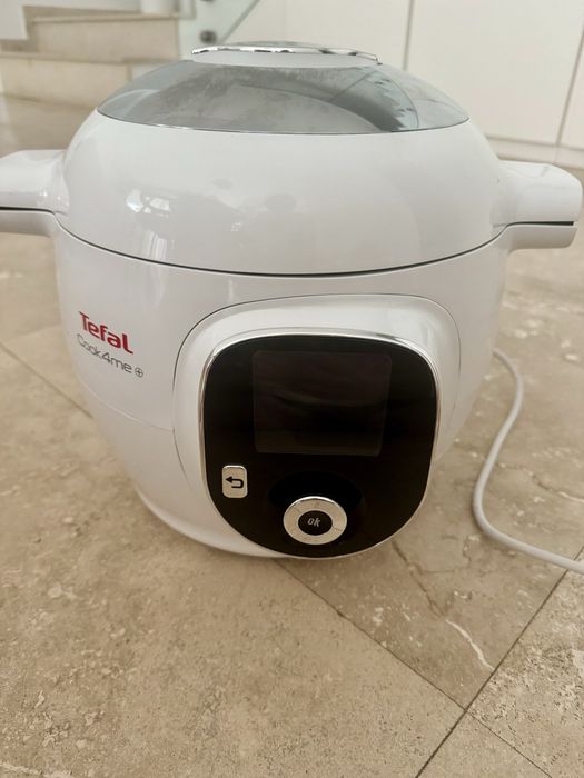 Vând Multicooker Tefal Cook4Me