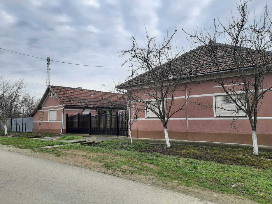 Casă de vânzare Cermei