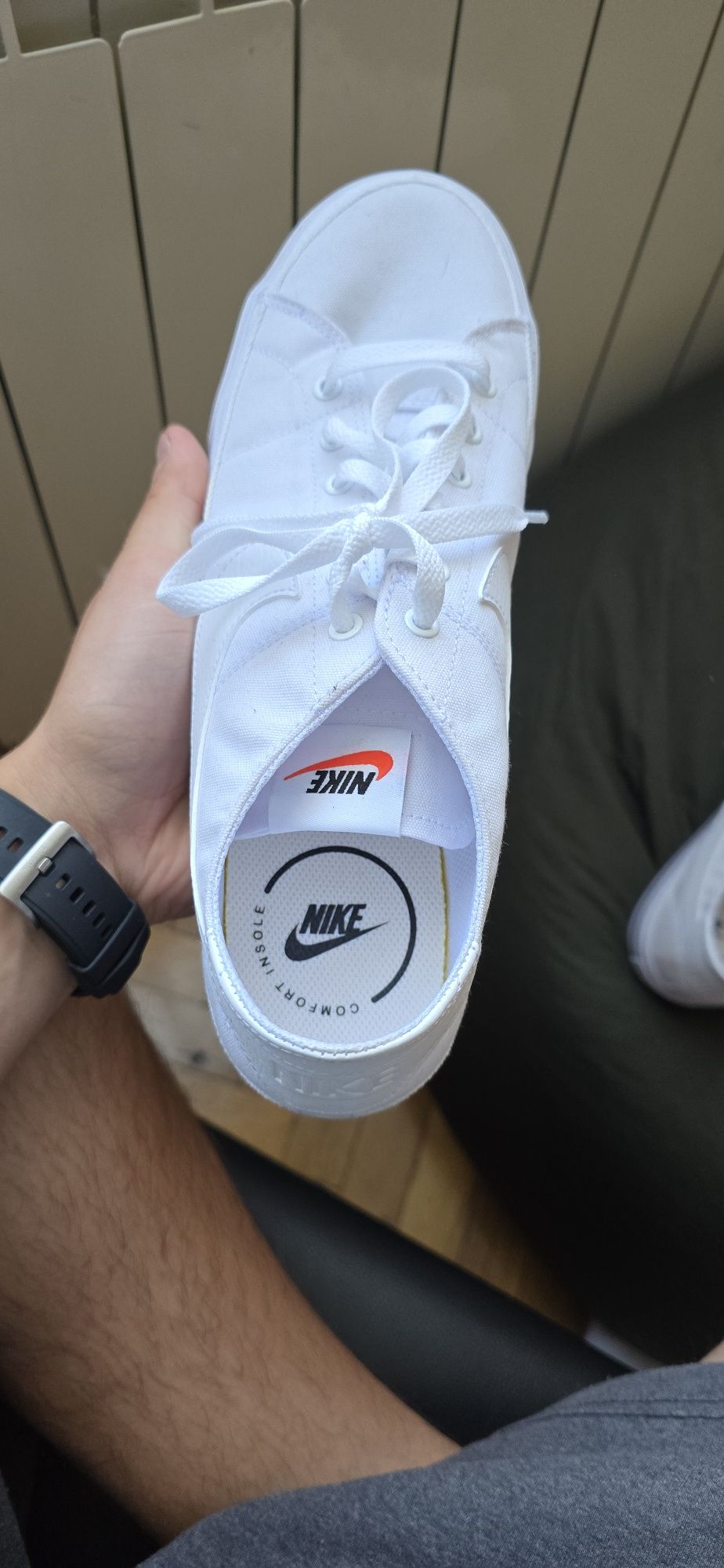 Бели кецове nike номер 45