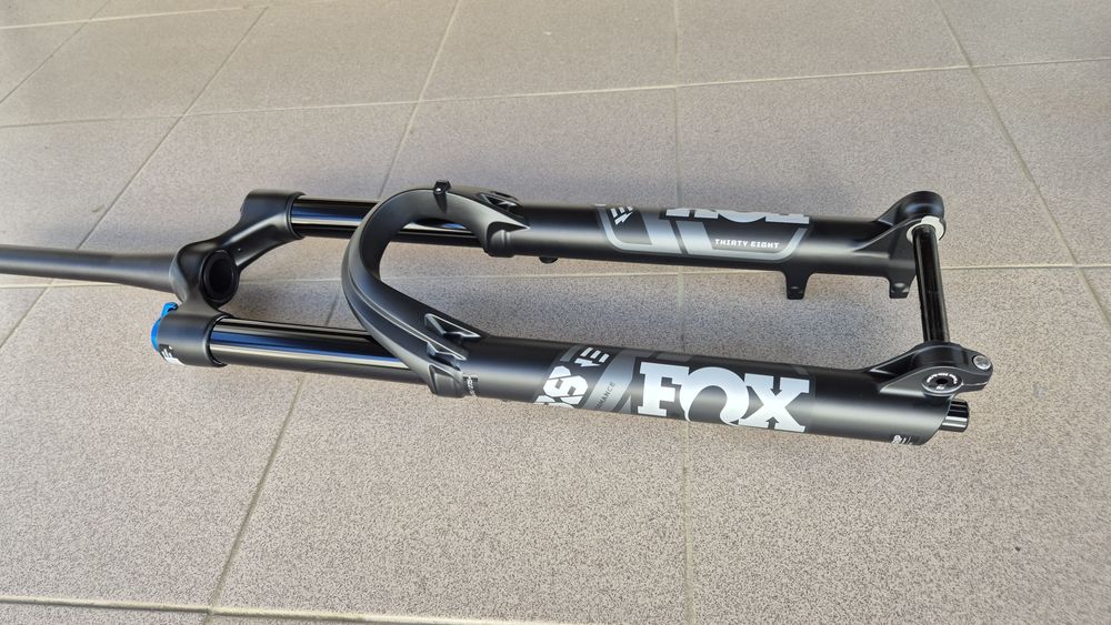 Fox 38 Performance nou