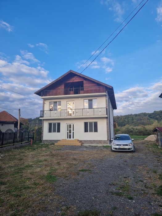 Vând sau Schimb Casa in Centru Voinesti