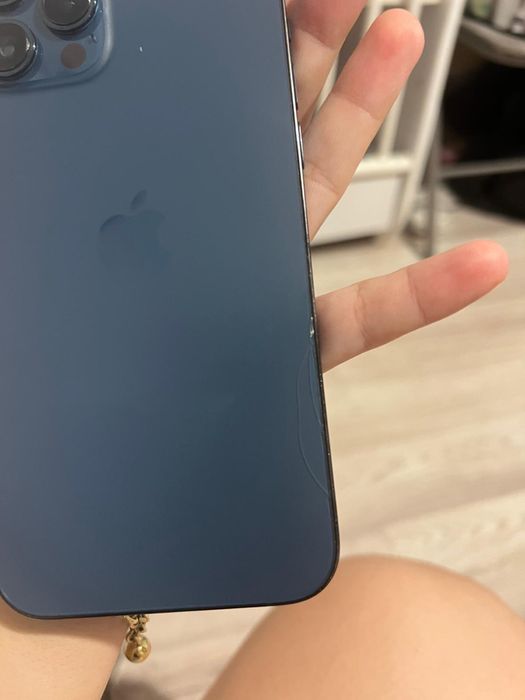 Iphone 12 pro max 87% baterie