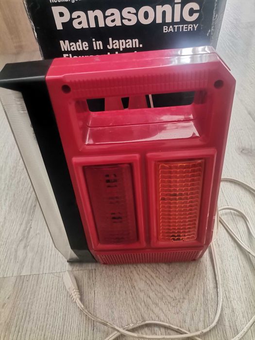 Фенер с зареждаща батерия на 4.5V