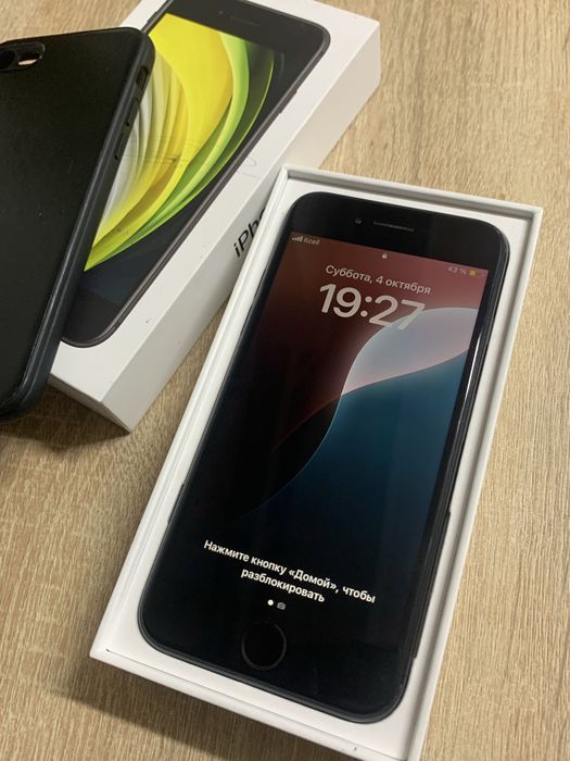 Айфон Се 2020 black